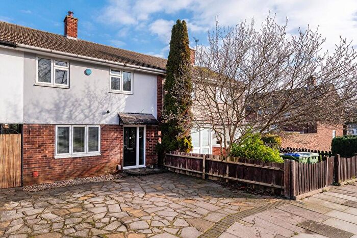 2 Bedroom Terraced House For Sale In Calvert Close, Sidcup, DA14