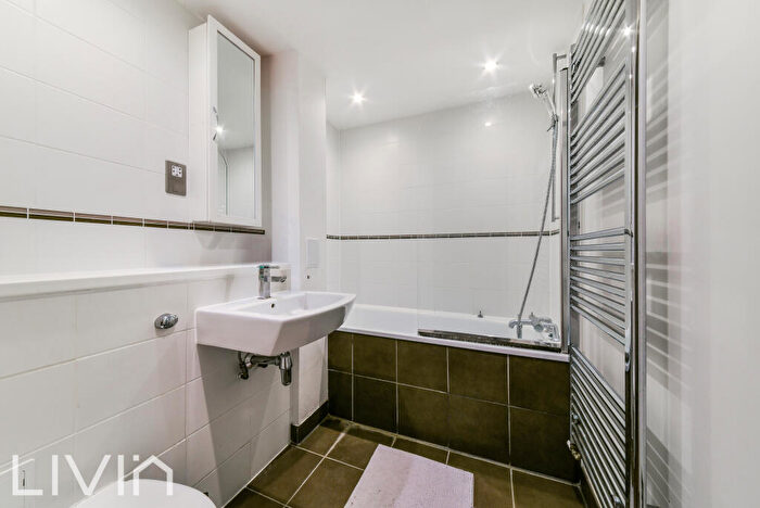 1 Bedroom Flat For Sale In Flat, Centrillion Point, Masons Avenue, Croydon, Surrey, CR0