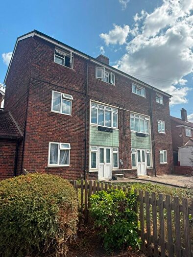 4 Bedroom Flat To Rent In Maybury Road, Barking, IG11