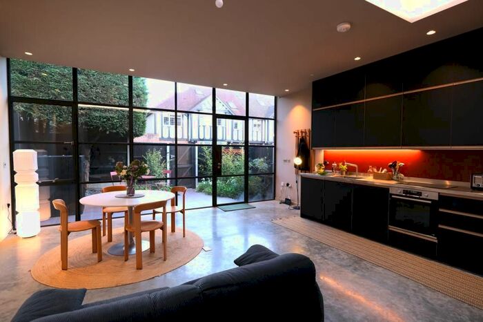 1 Bedroom Studio To Rent In Shakespeare Gardens, East Finchley, N2