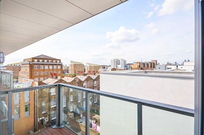 2 Bedroom Flat To Rent In Caspian Apartments, Limehouse, London, E14