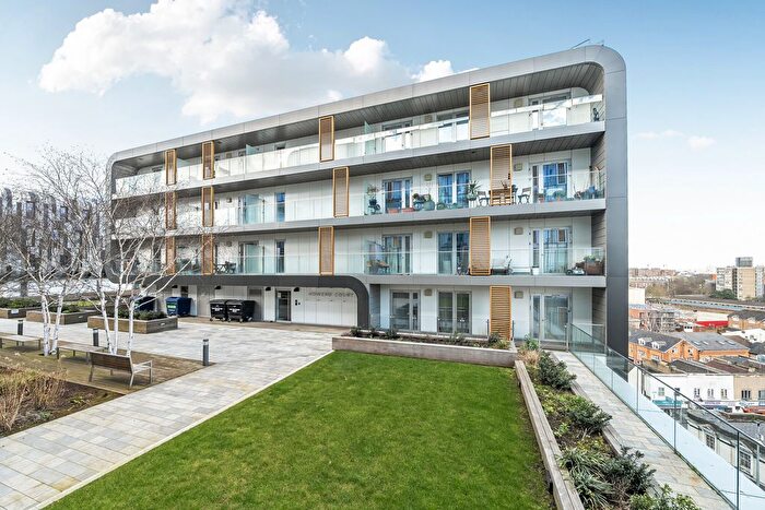 2 Bedroom Flat For Sale In Love Lane, Woolwich, SE18