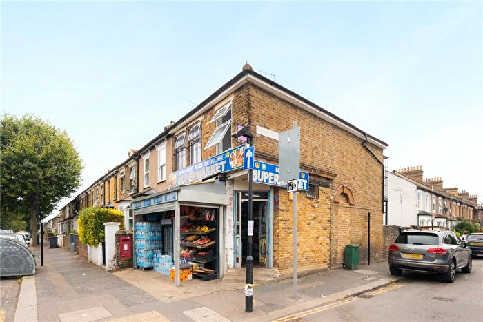 1 Bedroom Flat To Rent In Queens Road, Walthamstow, London, E17