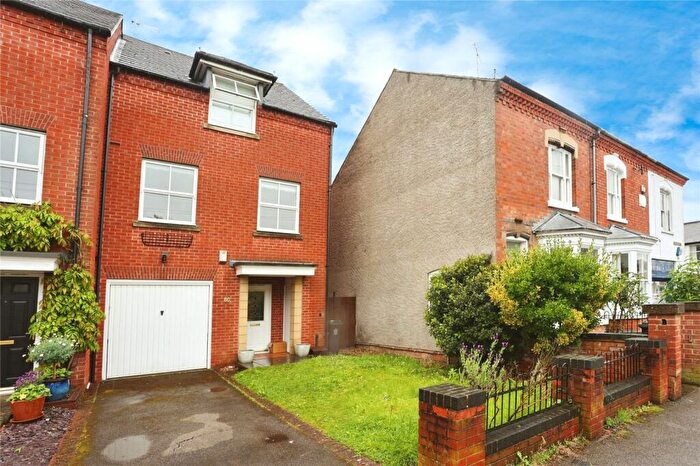 3 Bedroom Town House For Sale In South Knighton Road, Leicester, LE2