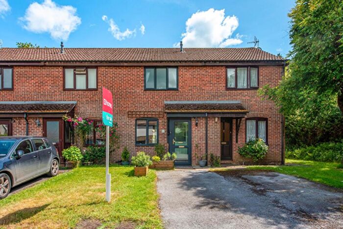 2 Bedroom Terraced House For Sale In Buckingham Road, Petersfield, Hampshire, GU32