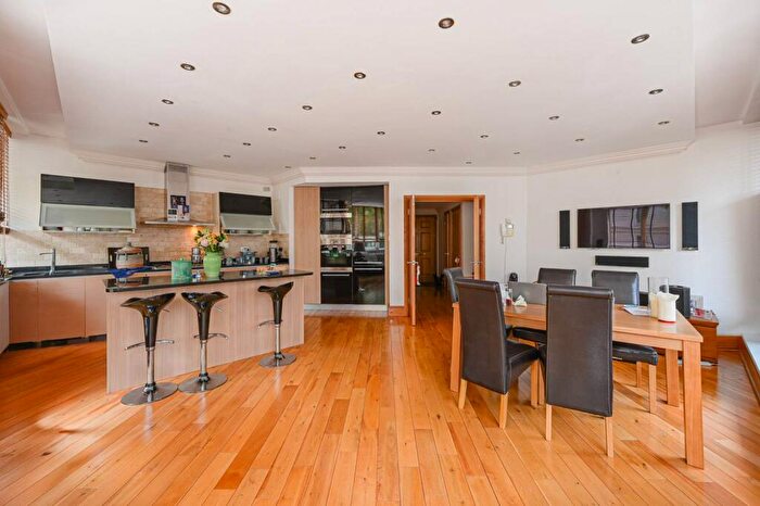 2 Bedroom Flat To Rent In Chelsea Harbour, Chelsea, London, SW10