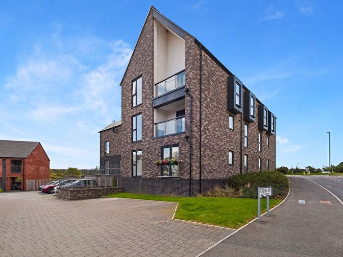 1 Bedroom Flat For Sale In Starling Way, Micklewell Park, NN11