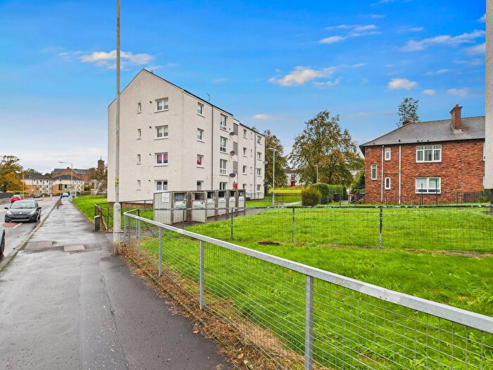 3 Bedroom Flat For Sale In Second Avenue, Clydebank, G81