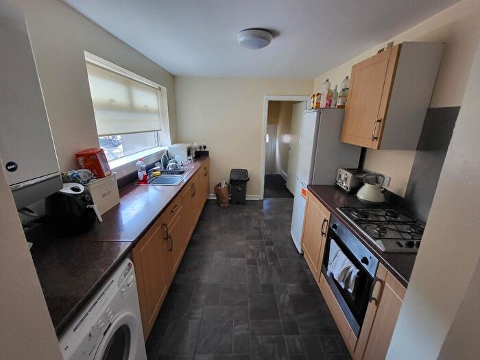 3 Bedroom Flat To Rent In Addycombe Terrace, Newcastle Upon Tyne, NE6