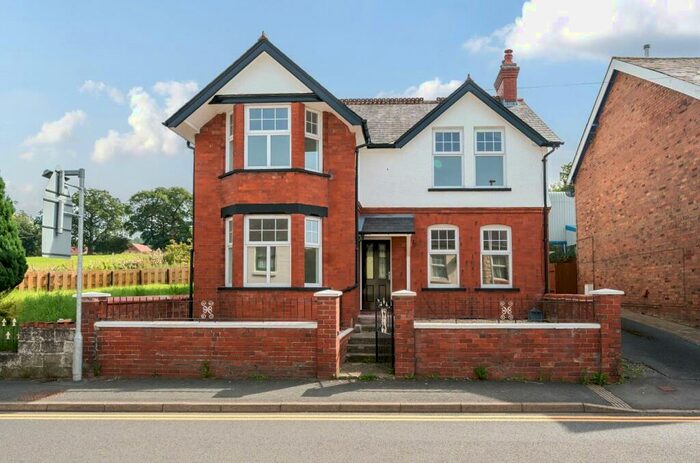 4 Bedroom Detached House To Rent In Tremont Road, Llandrindod Wells, Powys, LD1