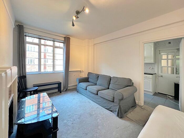 1 Bedroom Flat To Rent In Latymer Court, Hammersmith Road, London, W6