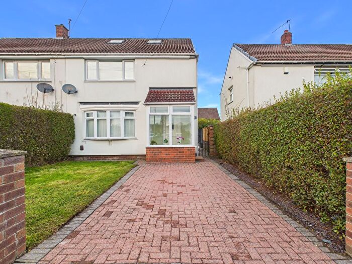 2 Bedroom Semi Detached House For Sale In Fallowfeld, Leam Lane, Gateshead, NE10