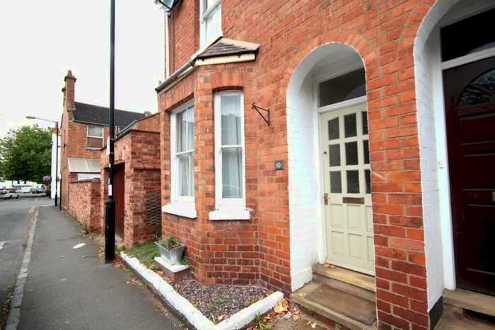 2 Bedroom House To Rent In Rosefield Street, Leamington Spa, Warwickshire, CV32