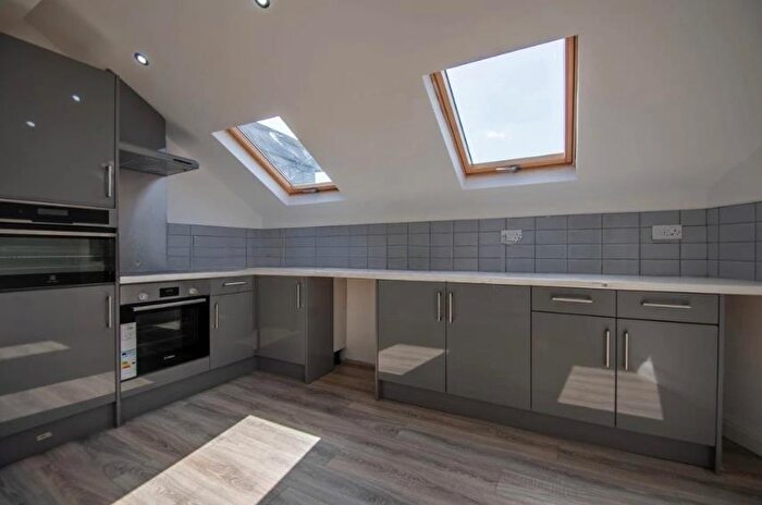 3 Bedroom Apartment To Rent In Raincliffe Street, Leeds, LS9