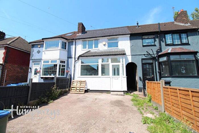3 Bedroom House To Rent In Blakeley Hall Road, Oldbury - - Viewings, B69