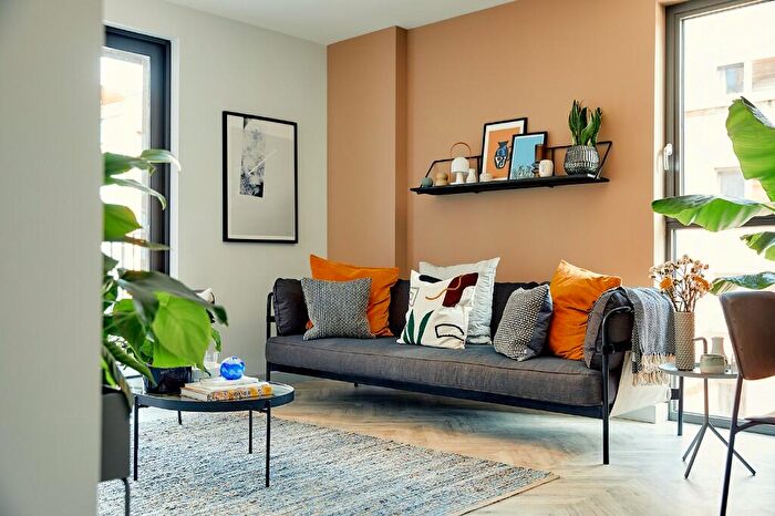 2 Bedroom Apartment To Rent In Dovetail, Box Makers Yard, BS2