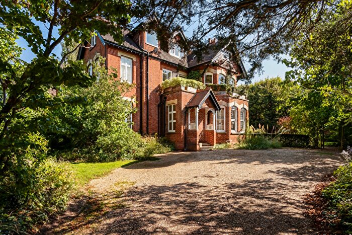 2 Bedroom Apartment For Sale In Cranley Road, Guildford, GU1