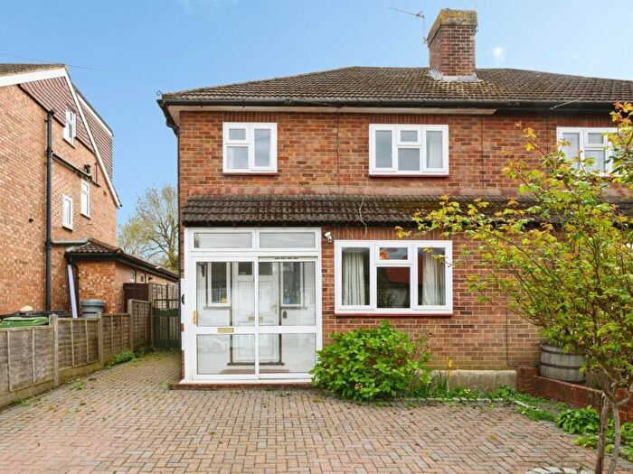 4 Bedroom Semi Detached House For Sale In Lodge Road, Fetcham, Leatherhead, Surrey, KT22