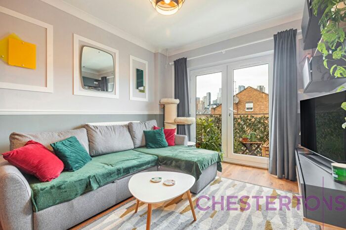 2 Bedroom Flat To Rent In Lyndhurst Lodge, Millennium Drive, E14