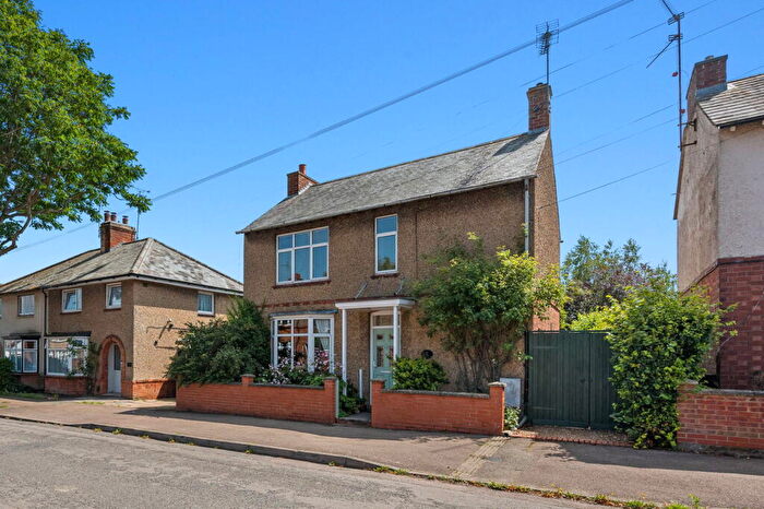 3 Bedroom Detached House For Sale In Blandford Avenue, Kettering, NN16