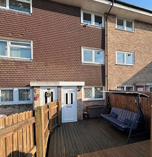 2 Bedroom Maisonette For Sale In Wadhurst Gardens, Southampton, SO19