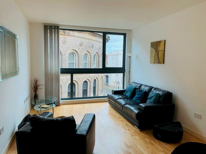 2 Bedroom Apartment To Rent In Crown Street Buildings, Cloth Hall Street., LS2