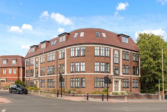 2 Bedroom Flat To Rent In Brent Street, London, NW4