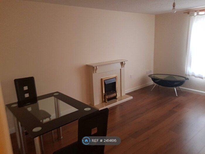 2 Bedroom Flat To Rent In Marathon Way, London, SE28