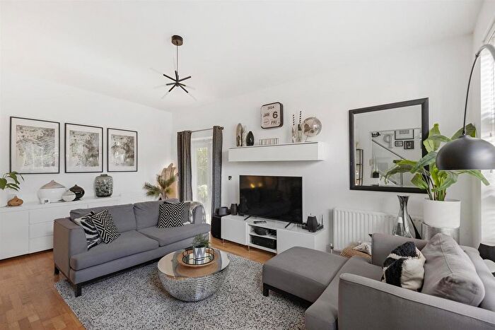 2 Bedroom Property For Sale In Vaughan Road, London, SE5