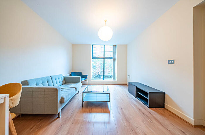 2 Bedroom Apartment To Rent In Water Street Court, Birmingham, B3