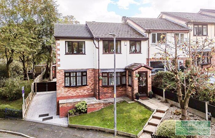 4 Bedroom End Of Terrace House For Sale In Chellow Dene, Mossley, Ashton-under-lyne, OL5