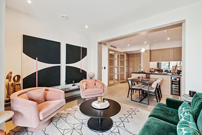 2 Bedroom Flat To Rent In Legacy Building, Viaduct Gardens, SW11