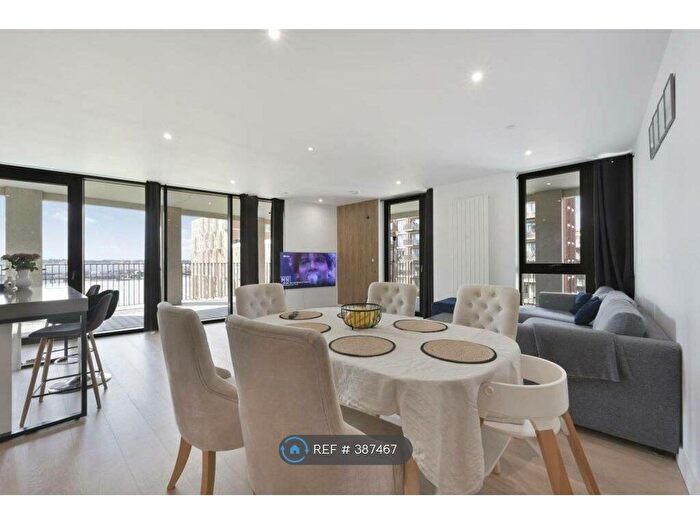 3 Bedroom Flat To Rent In Pinnacle House, London, E16