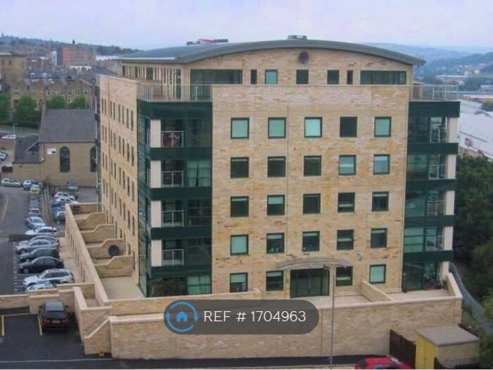 2 Bedroom Flat To Rent In Stone Gate House, Bradford, BD1
