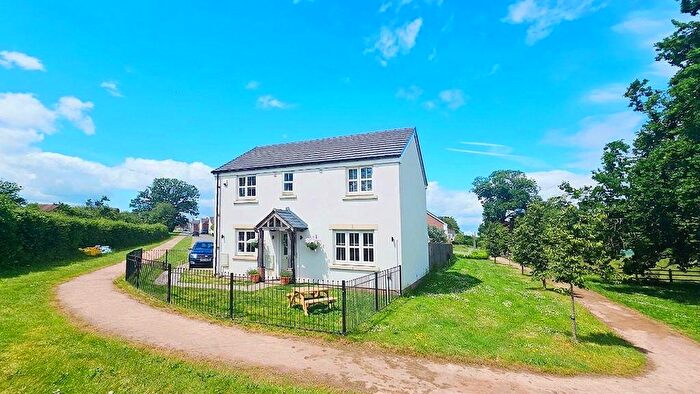3 Bedroom Detached House For Sale In Lark Gardens, Clehonger, HR2