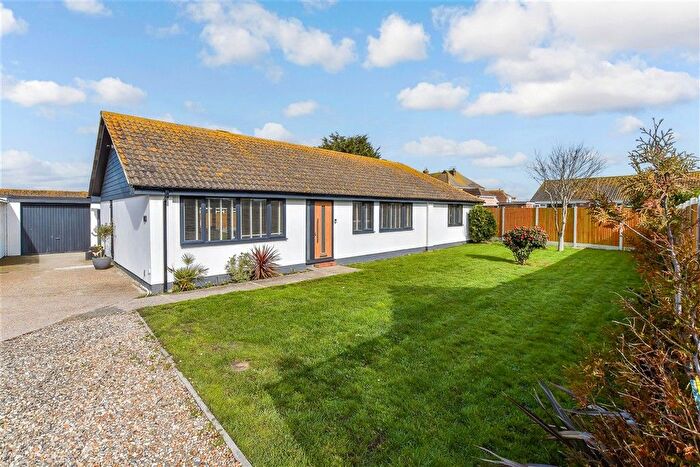 4 Bedroom Detached Bungalow For Sale In Beverley Gardens, Beach Estate, Dymchurch, Kent, TN29