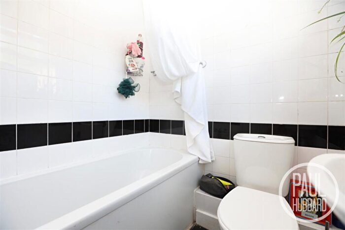 2 Bedroom Cottage To Rent In Union Place, Kirkley, NR33