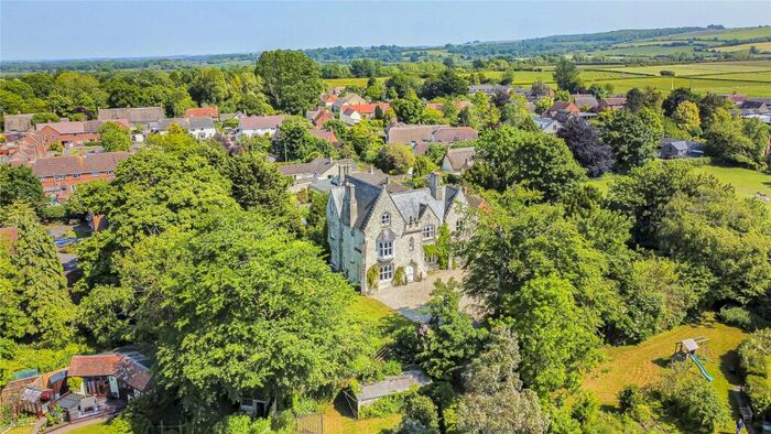 6 Bedroom House For Sale In Broad Street, Uffington, Faringdon, Oxfordshire, SN7