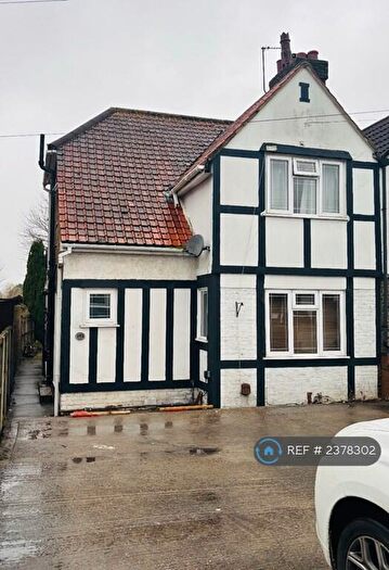 4 Bedroom Semi-Detached House To Rent In Loose Road, Maidstone, ME15