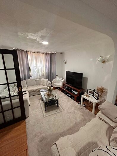 4 Bedroom Terraced House To Rent In Bradley Road, Luton, LU4