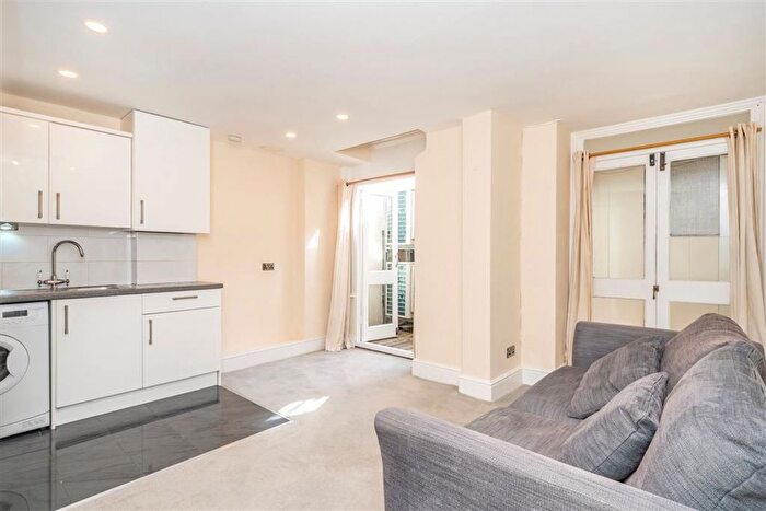 1 Bedroom Flat To Rent In Queen's Gate Terrace, South Kensington, SW7