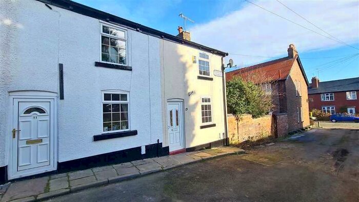 2 Bedroom End Of Terrace House To Rent In Norbury Street, Macclesfield, SK11
