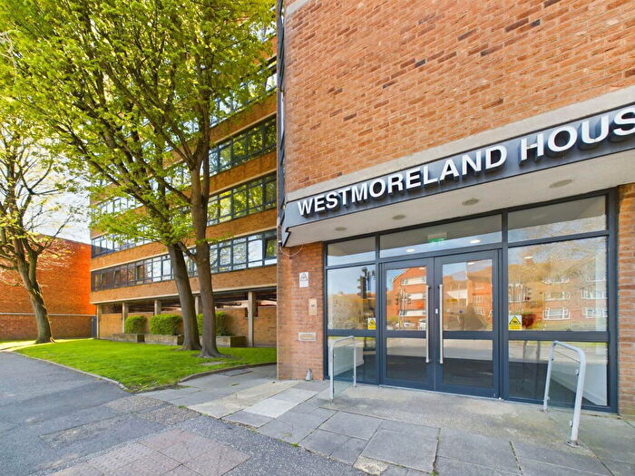 1 Bedroom Flat For Sale In Strand Parade, Goring-by-Sea, BN12