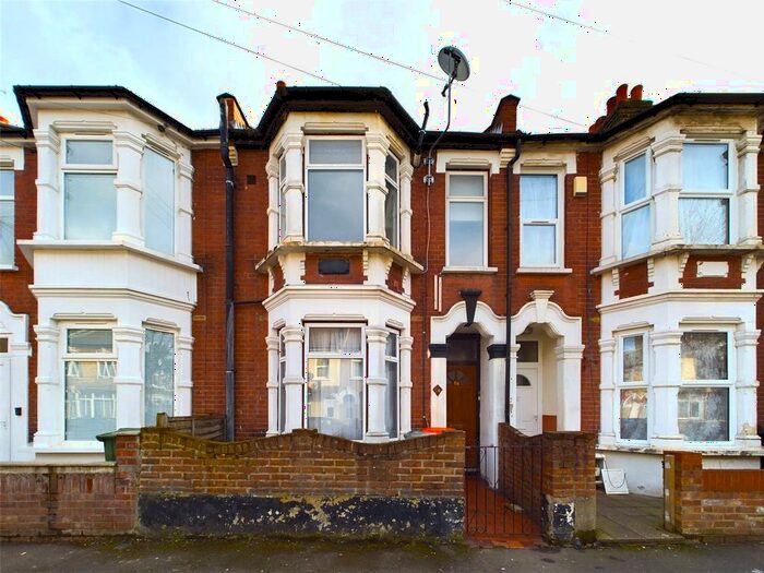 2 Bedroom Flat To Rent In Wigston Road, Plaistow, London, E13
