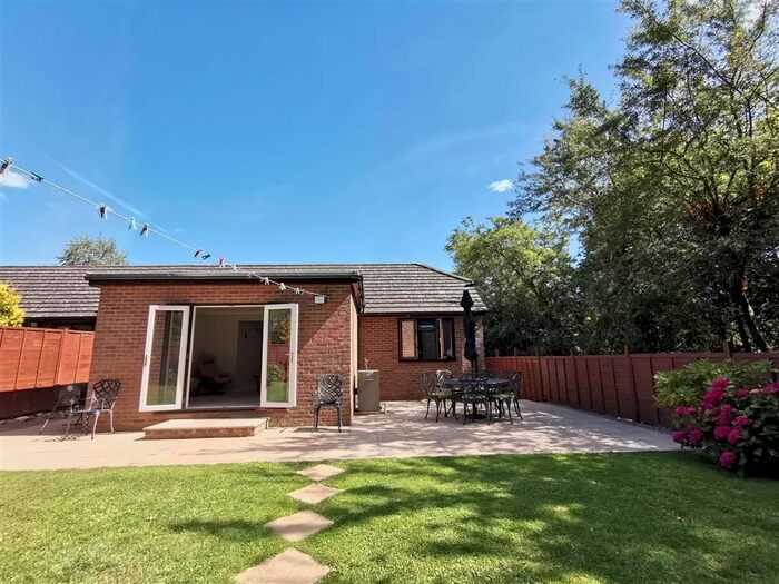 4 Bedroom Bungalow To Rent In The Poplars, Mill Road, Bethersden, TN26