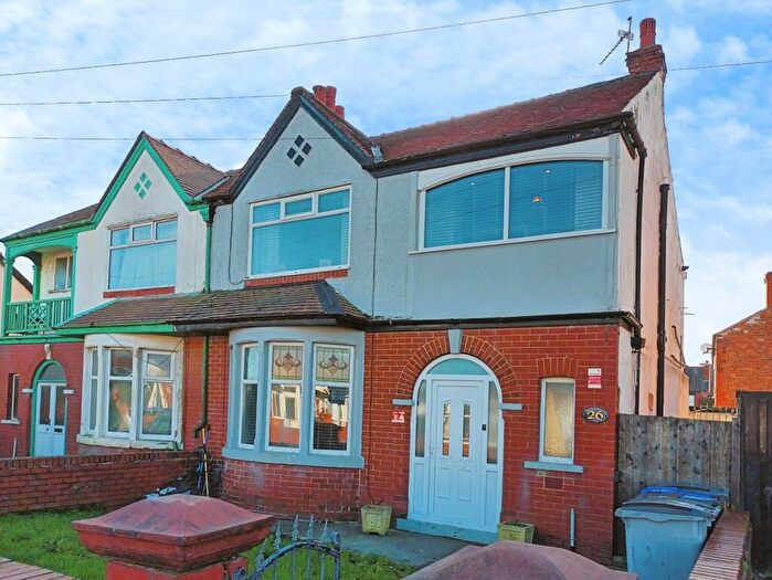 3 Bedroom Semi Detached House For Sale In Chislehurst Avenue, Blackpool, Lancashire, FY4