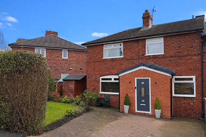 3 Bedroom Semi-Detached House For Sale In Astley Lane, Leeds, West Yorkshire, LS26