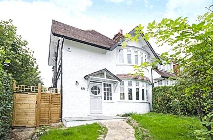 5 Bedroom House To Rent In Hodford Road, Golders Green, Barnet, London, NW11