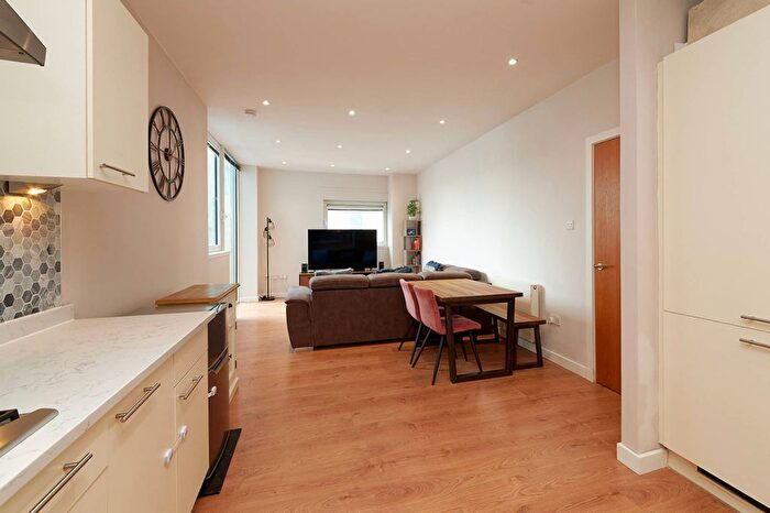 2 Bedroom Flat For Sale In Castlebank Place, Glasgow Harbour, Glasgow, G11