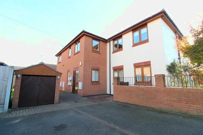 2 Bedroom Flat To Rent In Rectory Avenue, Ashingdon, Rochford SS4